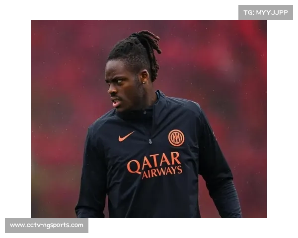 阿坎吉：比塞克非常出色，并肩作战体验佳。